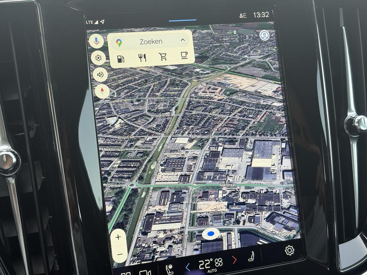 Volvo V60 2.0 B3 Essential Edition | Trekhaak | Adaptieve cruise control | Stoel-stuurwiel-achterbankverwarming | Parkassist voor en achter | Parkeercamera | BLIS |