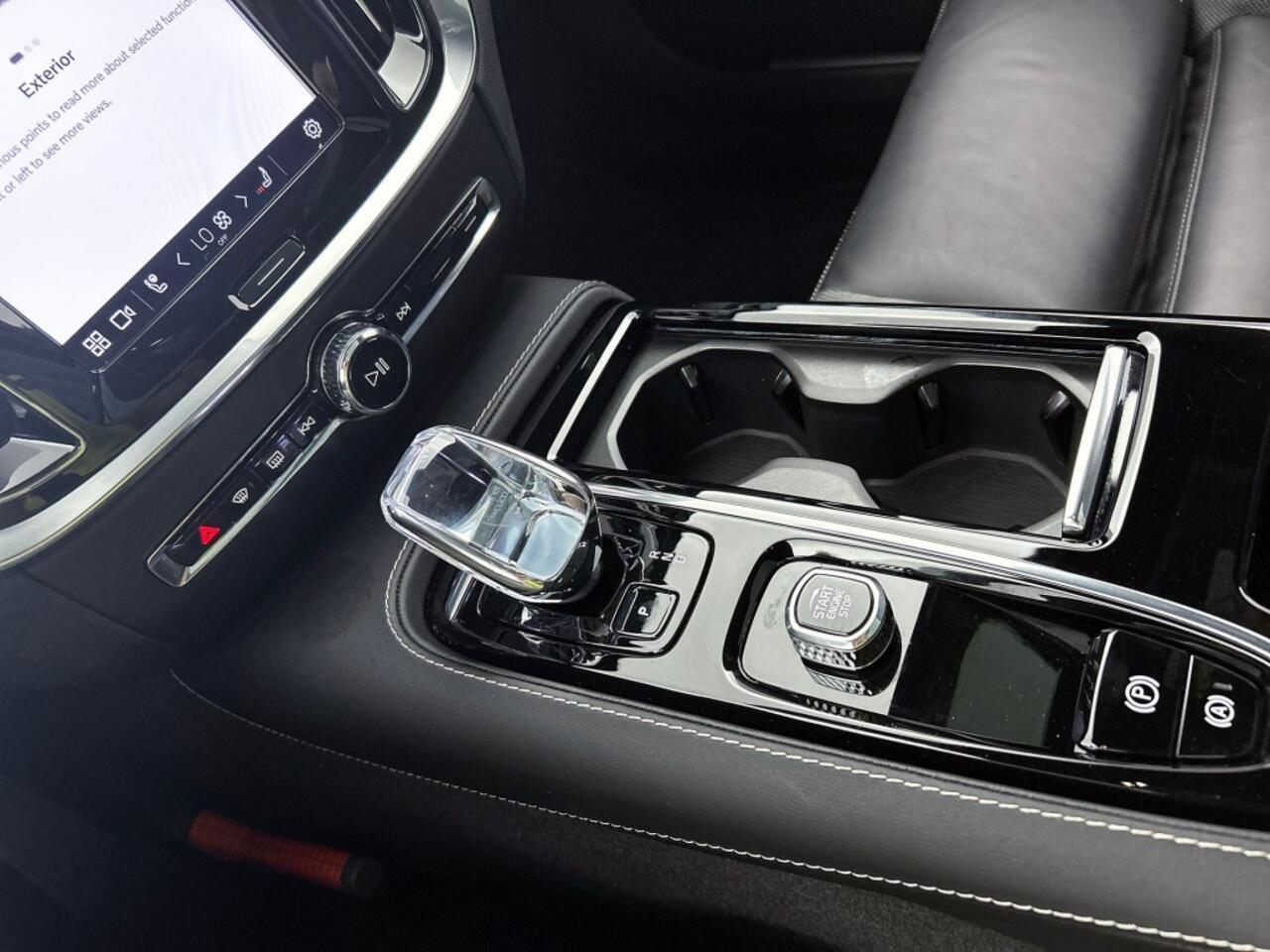 Volvo V60 2.0 T6 AWD Plus Dark | 360° Camera | Trekhaak | Panoramadak |