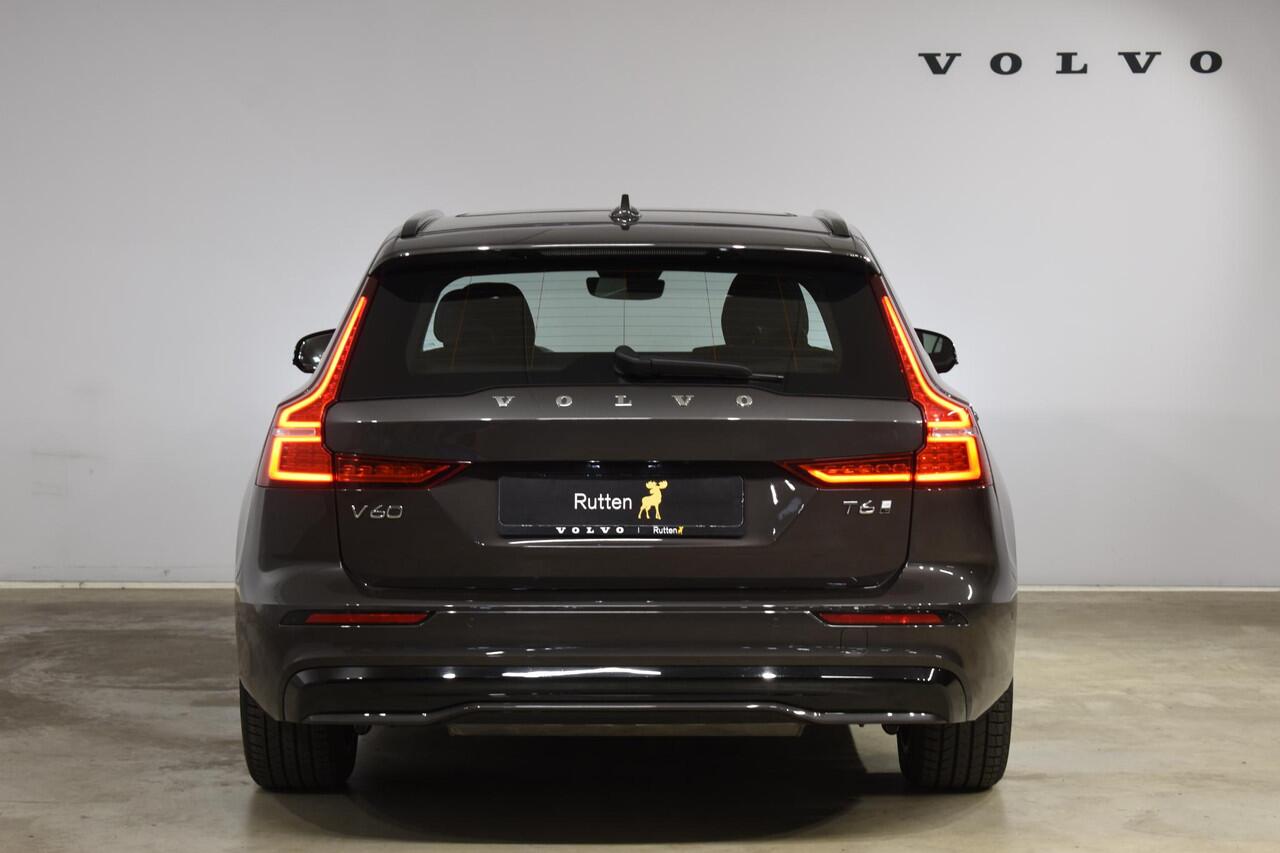 Volvo V60 T6 350PK Automaat Plug-in Hybrid AWD Plus Dark / Navigatie / 360 Camera / Panorama Dak / Adaptieve Cruise Control / Harman Kardon / Elektrische Stoelen / LM Velgen / Trekhaak /