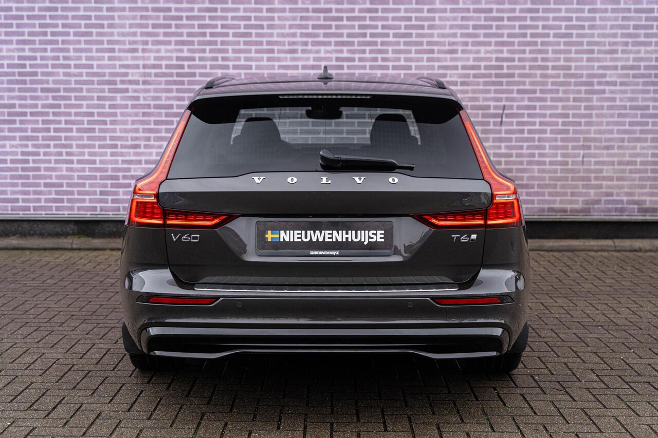 Volvo V60 2.0 T6 Plug-in hybrid AWD Plus Dark | Adaptieve Cruise Control | 360 Parkeercamera | 19" Lichtmetalen Velgen | Stoel-/Stuurverwarming | Harman Kardon Audio | Trekhaak | Sportstoelen |