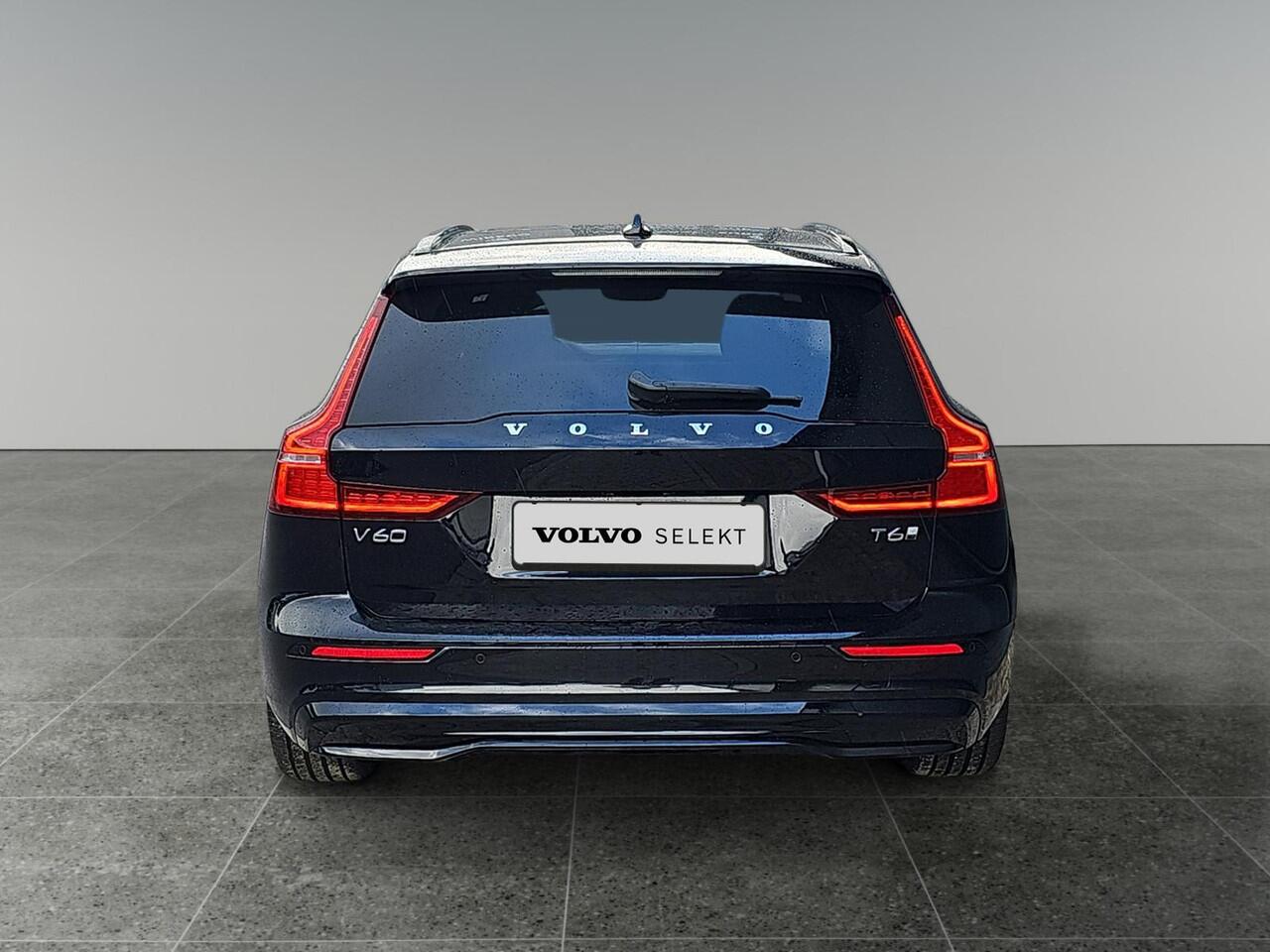 Volvo V60 2.0 T6 Plug-in hybrid AWD Ultra Dark | Sportstoelen | Head-up display | Panoramadak | Gelamineerde zijruiten |
