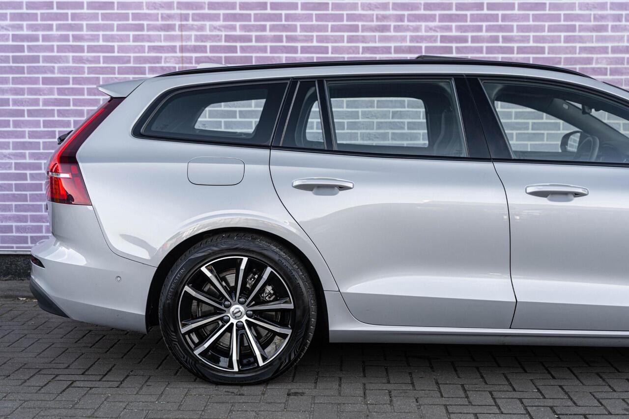 Volvo V60 2.0 T6 Plug-in hybrid AWD Plus Dark | Google | Long range | Trekhaak | Harman Kardon | Panoramadak | 360º Camera | Adaptive Cruise | BLIS | Verwarmbare voorruit | Power seats | Dodehoekdetectie |