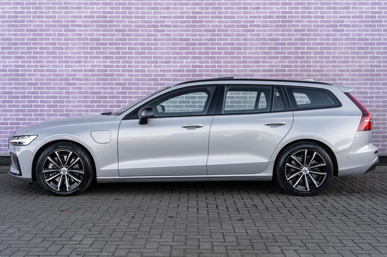 Volvo V60 2.0 T6 Plug-in hybrid AWD Plus Dark | Google | Long range | Trekhaak | Harman Kardon | Panoramadak | 360º Camera | Adaptive Cruise | BLIS | Verwarmbare voorruit | Power seats | Dodehoekdetectie |
