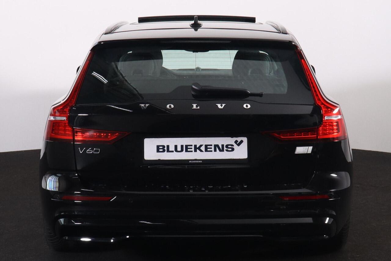 Volvo V60 T8 Recharge AWD Ultimate Dark - Panorama/schuifdak - IntelliSafe Assist & Surround - 360º Camera - Bowers & Wilkins audio - Adaptieve LED koplampen - Verwarmde voorstoelen, stuur & achterbank - Parkeersensoren voor & achter - Elektr. bedienb. voorstoelen 