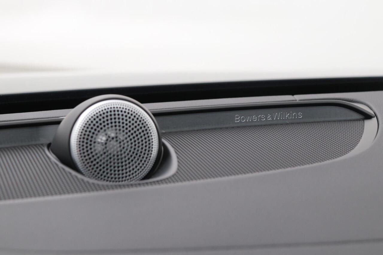 Volvo V60 T6 Plug-in hybrid Ultra Dark | Bowers&Wilkins | Head-Up | Panoramadak | Trekhaak | 360° Camera | ACC