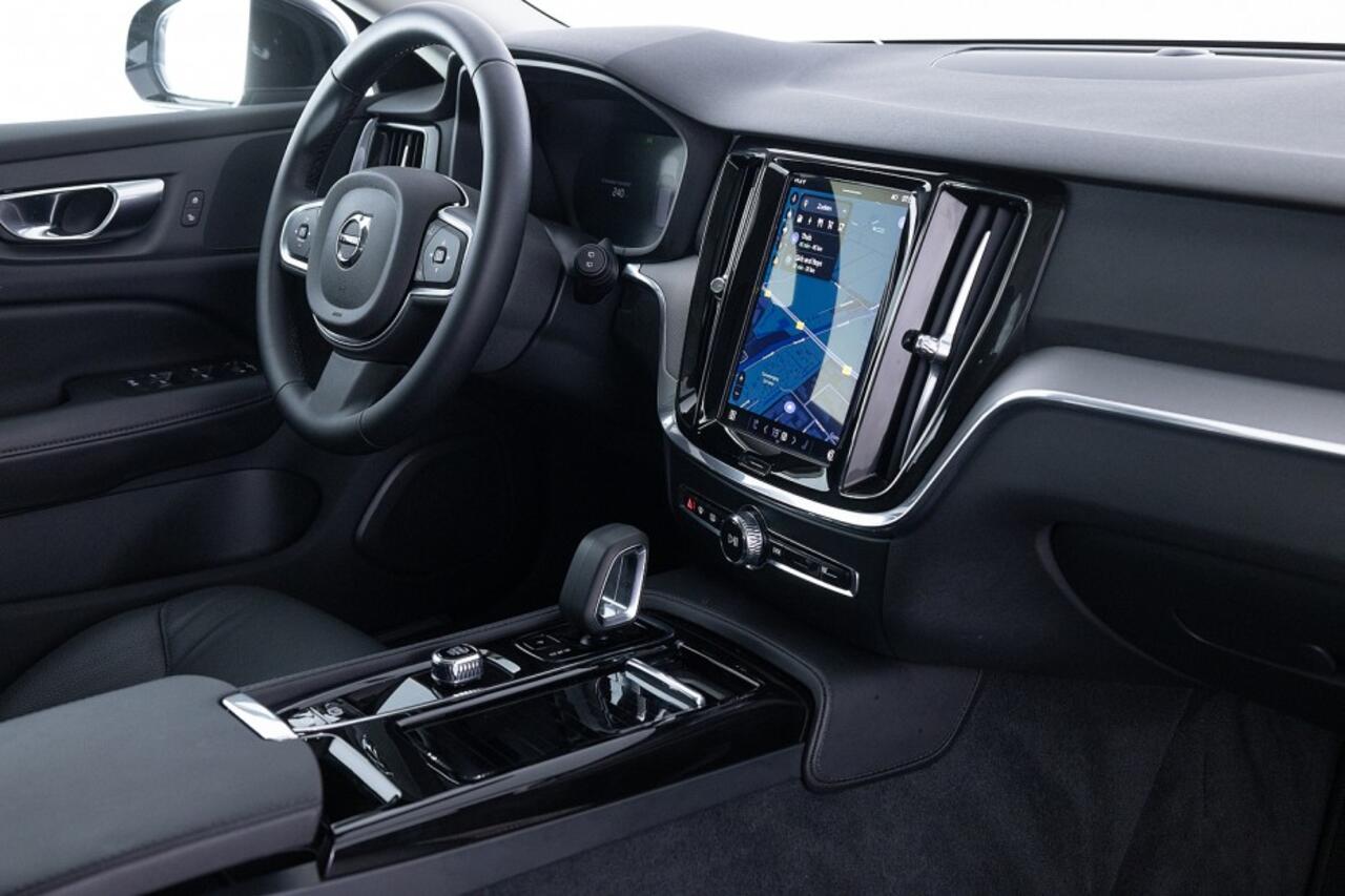 Volvo V60 2.0 T6 Plug-in hybrid AWD Core Bright ? 1e Eigenaar