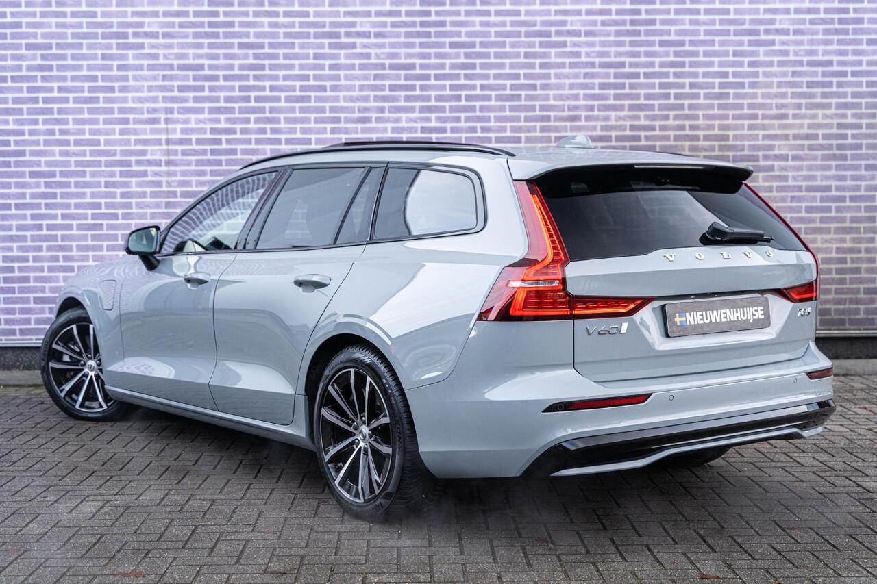 Volvo V60 2.0 T8 Plug-in hybrid AWD Plus Dark | Google | Long Range | Stoelventilatie | Schuif-/Kanteldak | Head-up Display | Getint Glas | Elek. Stoelen | Stoel-/Stuurverwarming | Harman Kardon Audio | Keyless Entry | Dodehoekdetectie | Elek. Achterklep | Zitverle