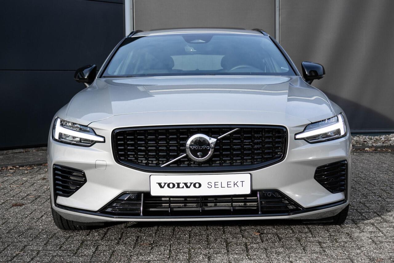 Volvo V60 T6 Plug-in hybrid AWD Plus Dark | Verwarmbare Voorstoelen (met geheugen) | Stuurwiel en Achterbank | Semi-Elektrische Trekhaak | Verwarmbare Voorruit | Premium Audio by Harman Kardon | 360-Camera