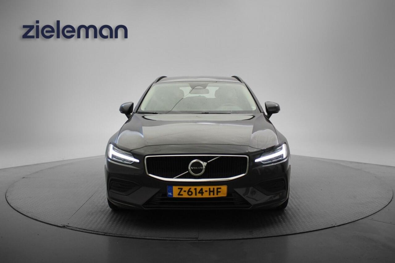 Volvo V60 2.0 B3 Essential Edition Automaat - Carplay, Navi, Camera, Leer, Afn.Trekhaak