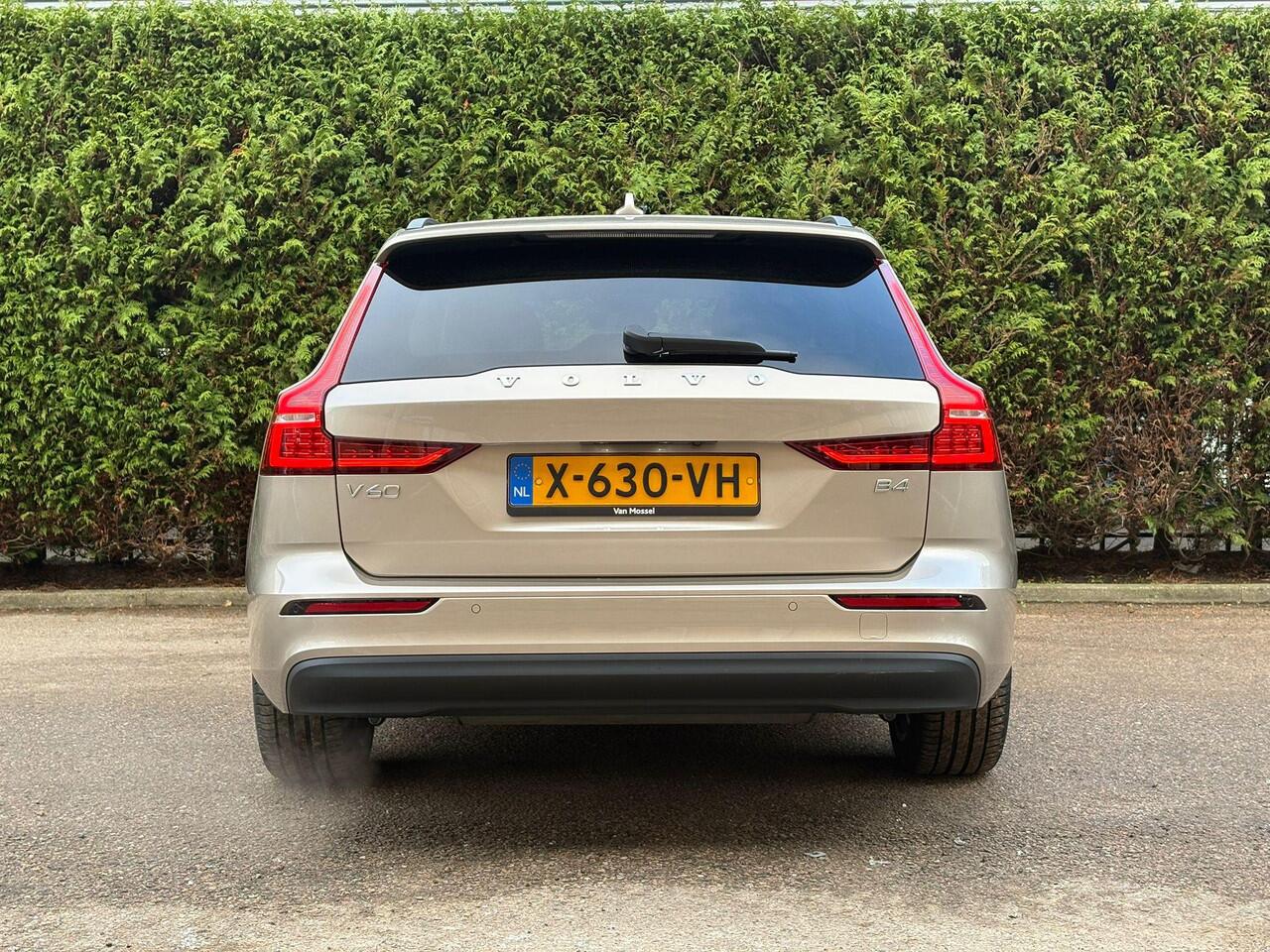 Volvo V60 B4 Core | Trekhaak | Camera | Adaptive Cruise control | Leder |
