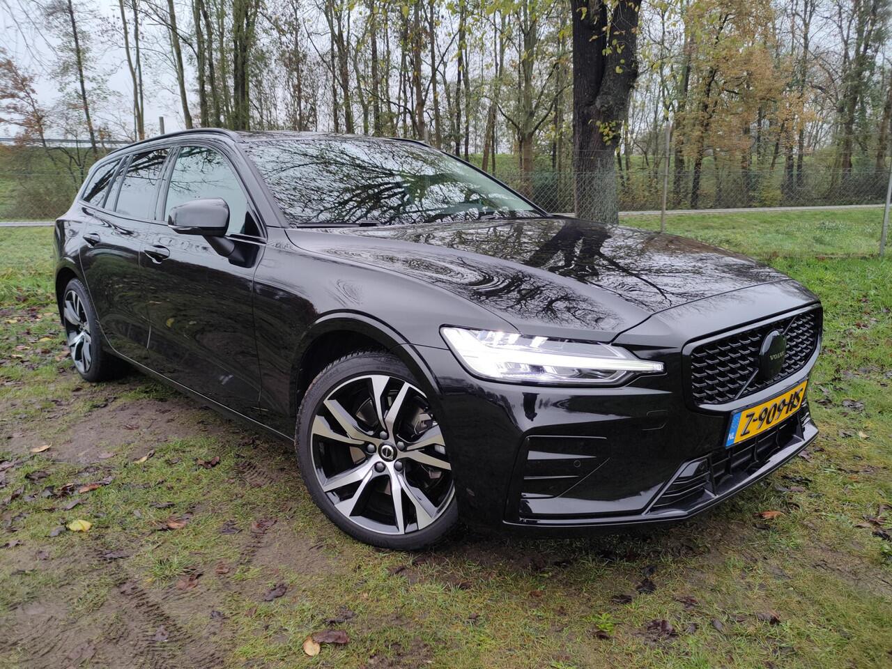 Volvo V60 2.0 B4 Plus Dark | TREKHAAK | STOELMEMORY | STOEL-STUURVERWARMING | CAMERA | SENSOREN |