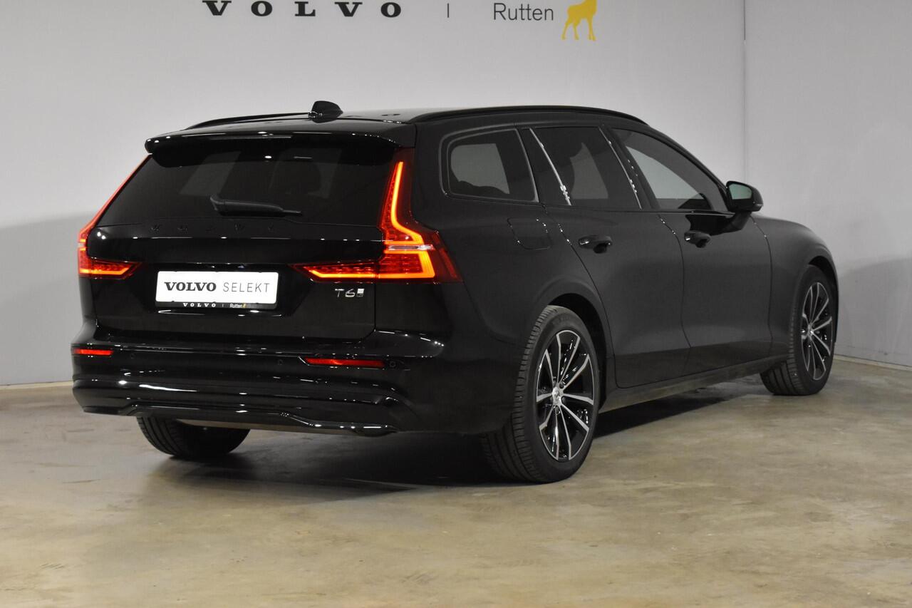 Volvo V60 T6 350PK Automaat Plug-in hybrid AWD Plus Dark / Navigatie / Adaptive Cruise control / Achteruitrijcamera / Stuurverwarming / Stoelverwarming v+a / LM Velgen