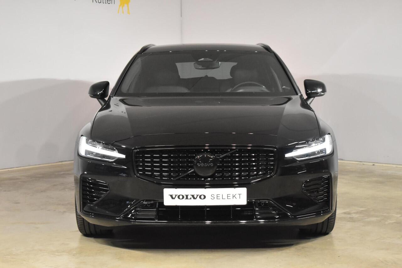 Volvo V60 T6 350PK Automaat Plug-in hybrid AWD Plus Dark / Navigatie / Adaptive Cruise control / Achteruitrijcamera / Stuurverwarming / Stoelverwarming v+a / LM Velgen