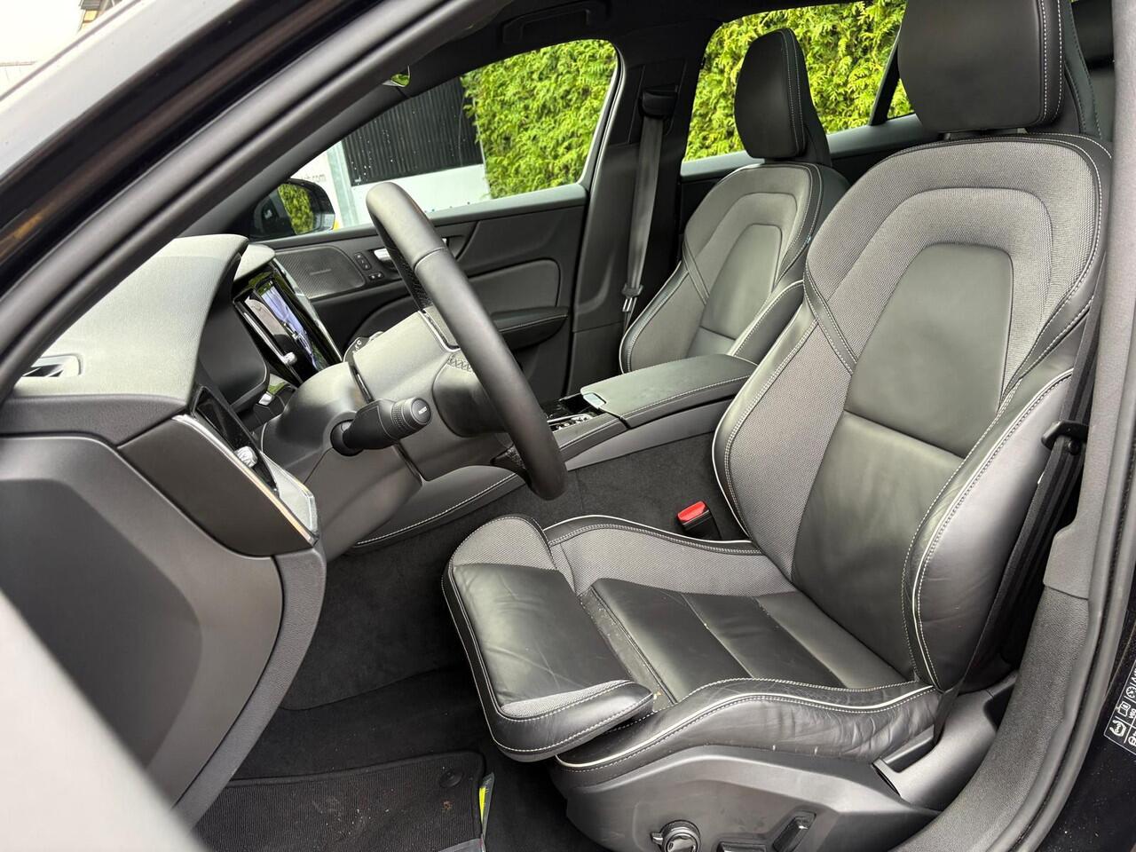 Volvo V60 T6 Plug-in hybrid AWD Plus Dark | Panoramadak | Harman/Kardon | Trekhaak |