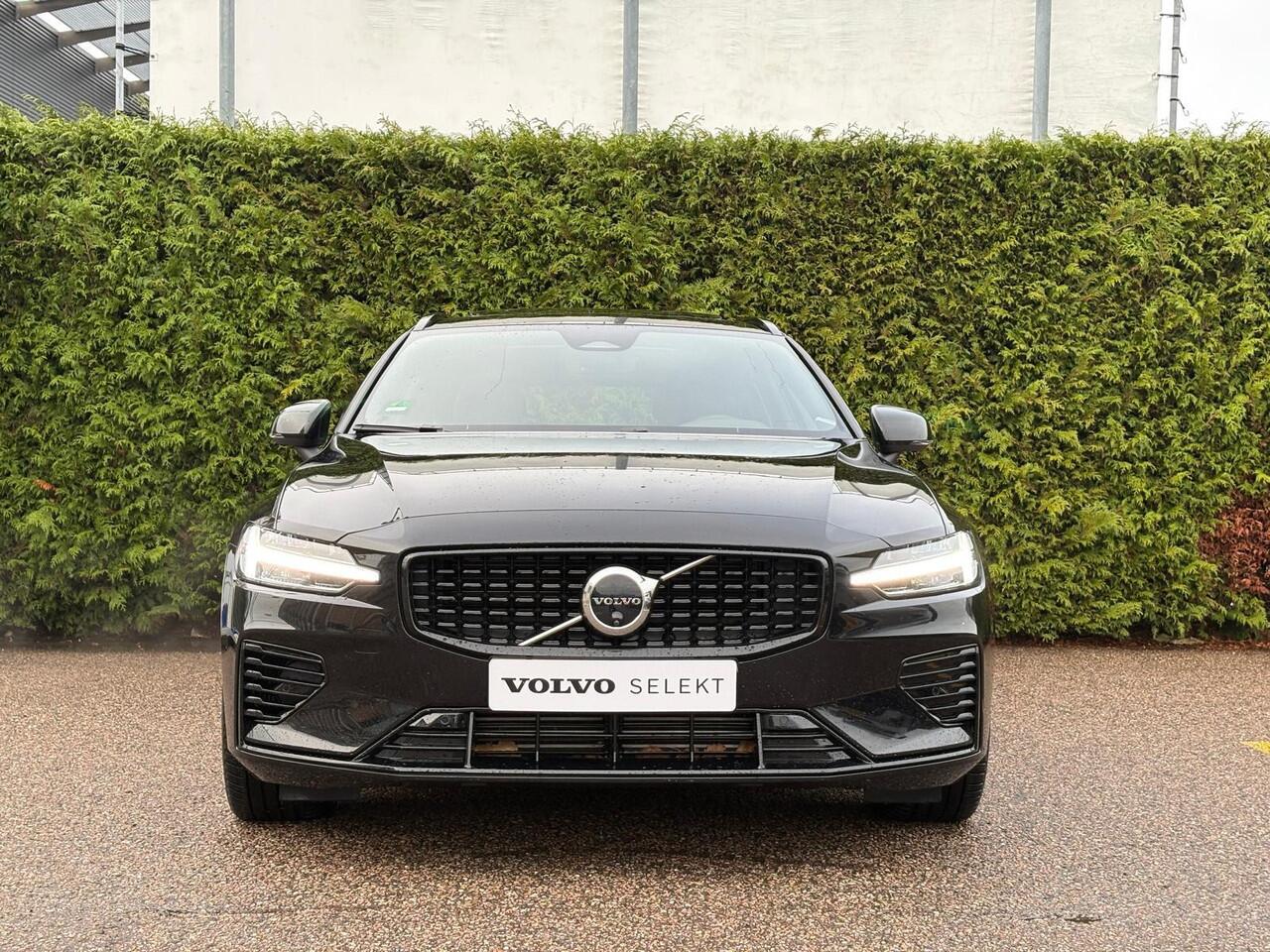 Volvo V60 T6 Plug-in hybrid AWD Plus Dark | Panoramadak | Harman/Kardon | Trekhaak |