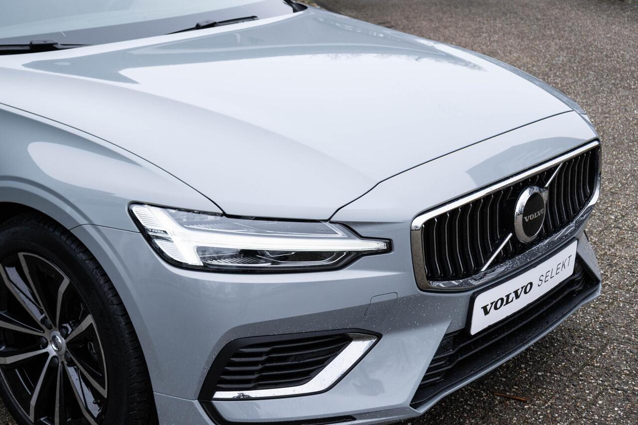 Volvo V60 T6 Plug-in hybrid AWD Essential Edition | Volvo guard | Keyless | Verstelbare lendensteunen | 18 inch lichtmetalen velgen |