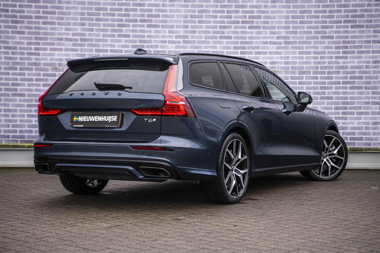 Volvo V60 2.0 T6 Plug-in hybrid AWD Ultra Dark | Heico | Polestar | Trekhaak | Stoel Ventilatie en Massage | Bowers & Wilkins | 360 Camera | Gelamineerd Glas |