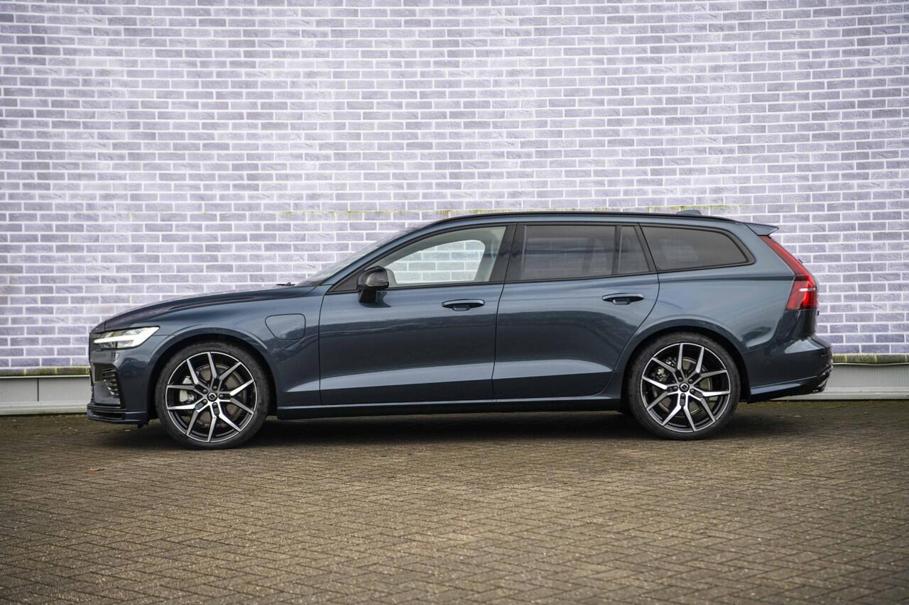 Volvo V60 2.0 T6 Plug-in hybrid AWD Ultra Dark | Heico | Polestar | Trekhaak | Stoel Ventilatie en Massage | Bowers & Wilkins | 360 Camera | Gelamineerd Glas |