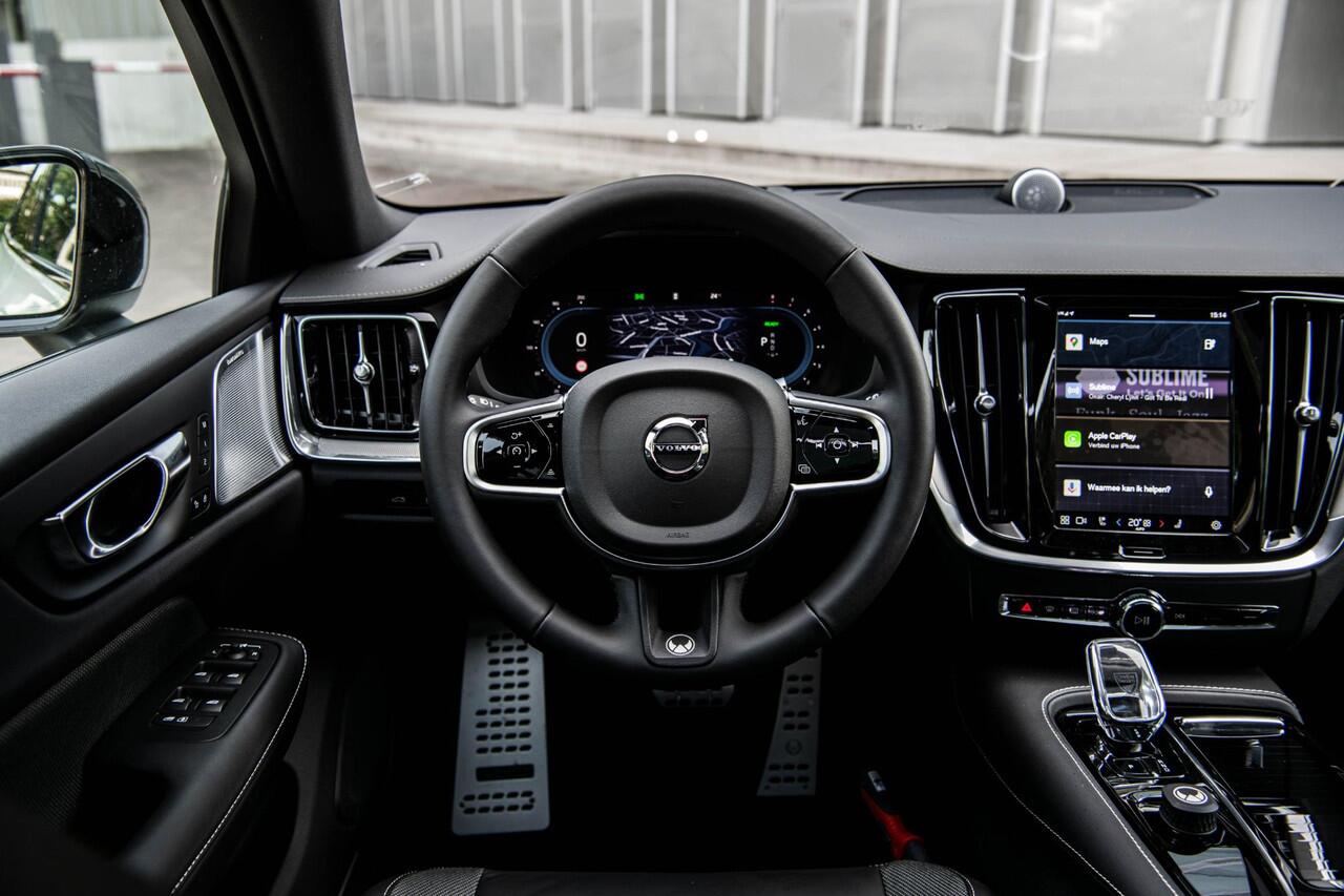 Volvo V60 2.0 T8 Plug-in hybrid AWD Ultra Dark | HEICO Exterieur Styling | Heico Uitlaat | Uniek | Bowers & Wilkins | 360 camera | 21" Velgen | Extra Getint Glas | Polestar |