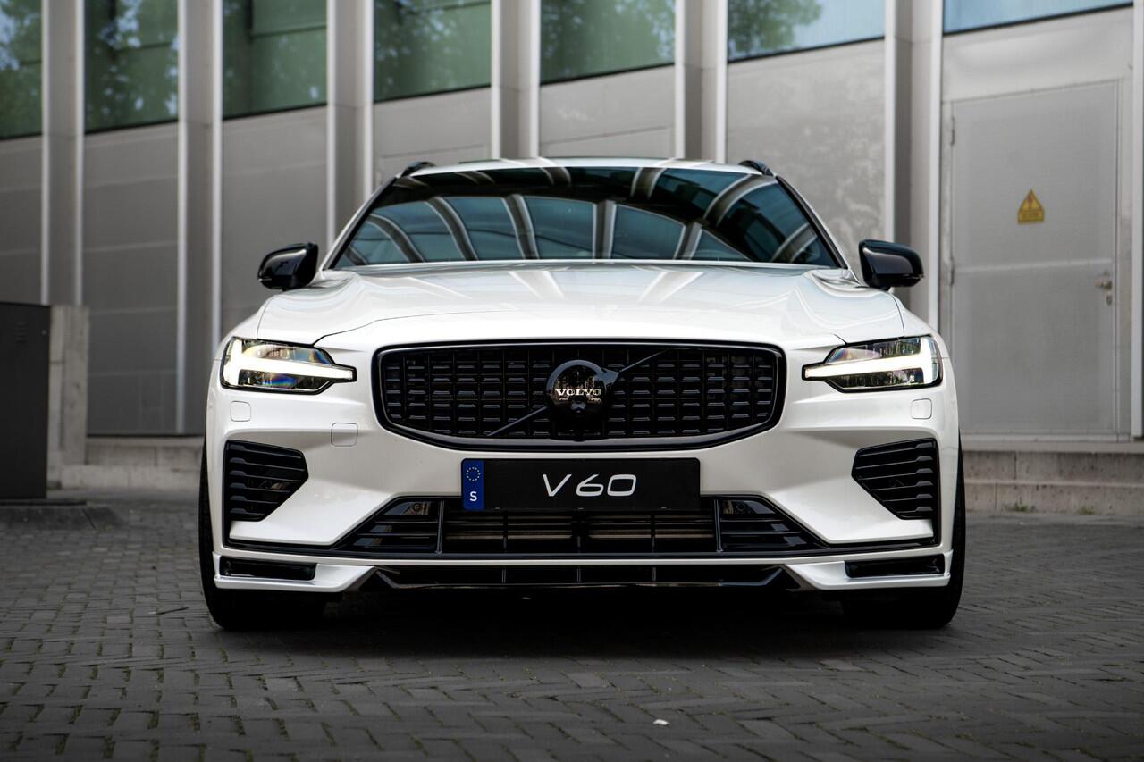 Volvo V60 2.0 T8 Plug-in hybrid AWD Ultra Dark | HEICO Exterieur Styling | Heico Uitlaat | Uniek | Bowers & Wilkins | 360 camera | 21" Velgen | Extra Getint Glas | Polestar |