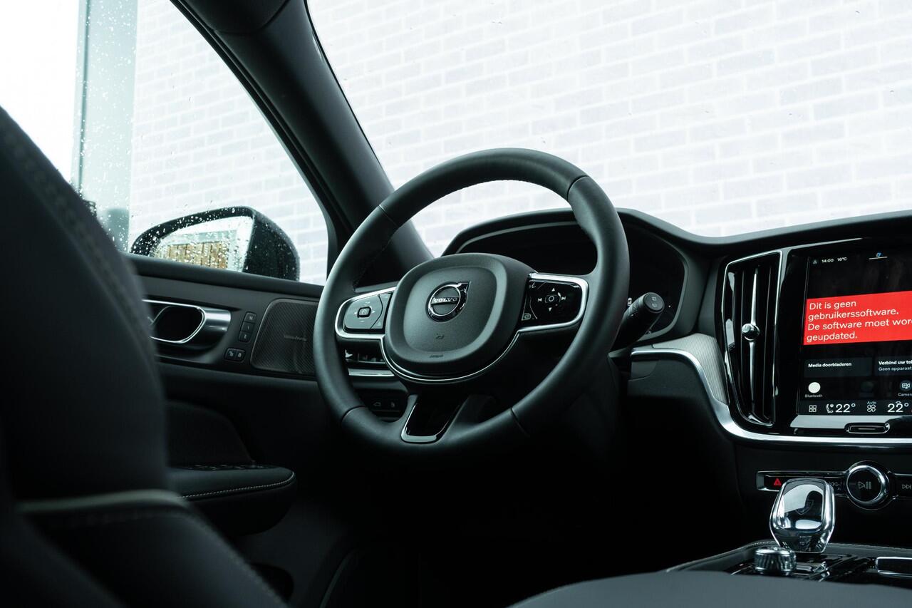 Volvo V60 T6 AWD 350 PK Plug-in hybrid Plus Dark | Extra getint glas | Verw.stoelen V+A | Parkeercamera | 19" 5-Triple Spaaks Black | Nappa Leder / Open Grid