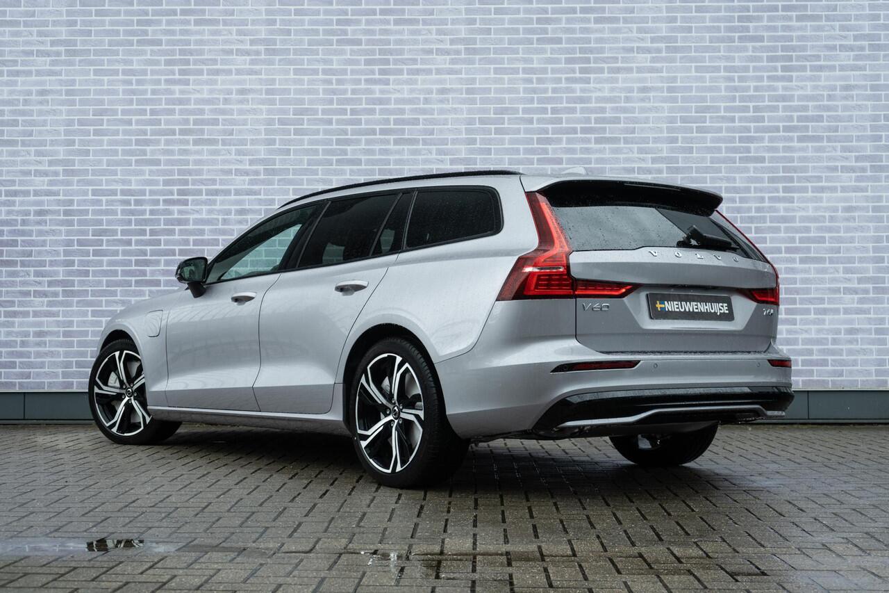 Volvo V60 T6 AWD 350 PK Plug-in hybrid Plus Dark | Extra getint glas | Verw.stoelen V+A | Parkeercamera | 19" 5-Triple Spaaks Black | Nappa Leder / Open Grid