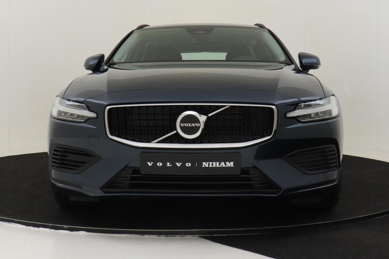 Volvo V60 T6 PLUG-IN HYBRID AWD ESSENTIAL EDITION -CLIMATE|19"|PARK-ASSIST