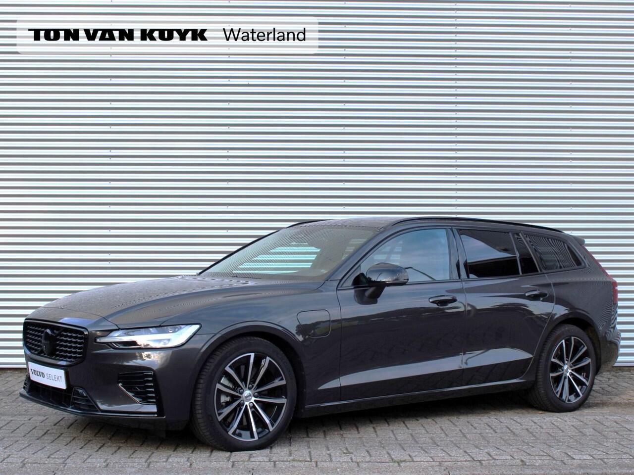 Volvo V60 2.0 T6 Plug-in hybrid AWD Plus Dark Automaat / 19" velgen / Harman Kardon / Privacy Glass / 360* camera