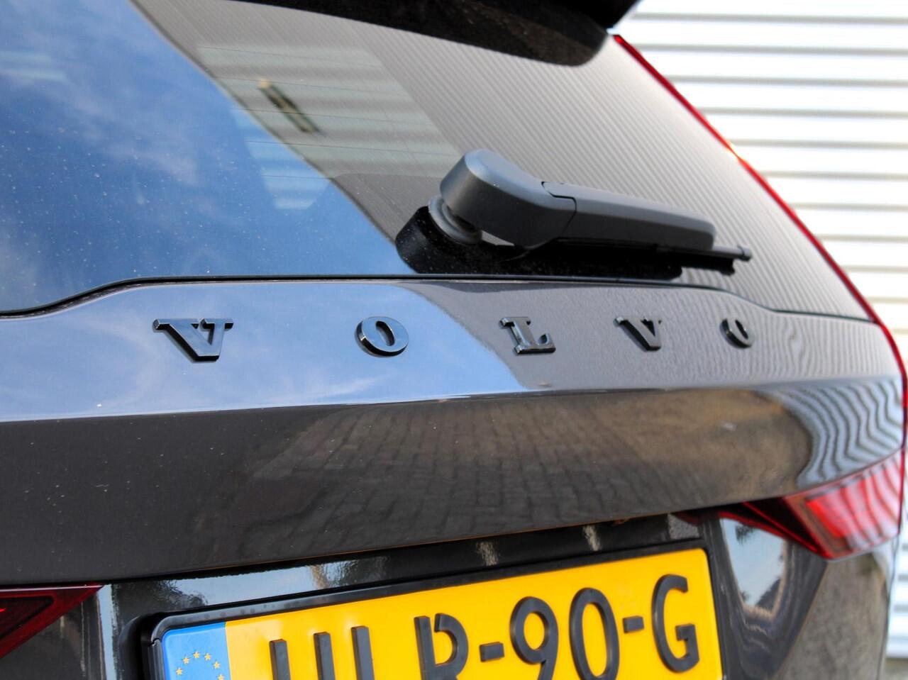 Volvo V60 2.0 T6 Plug-in hybrid AWD Plus Dark Automaat / 19" velgen / Harman Kardon / Privacy Glass / 360* camera