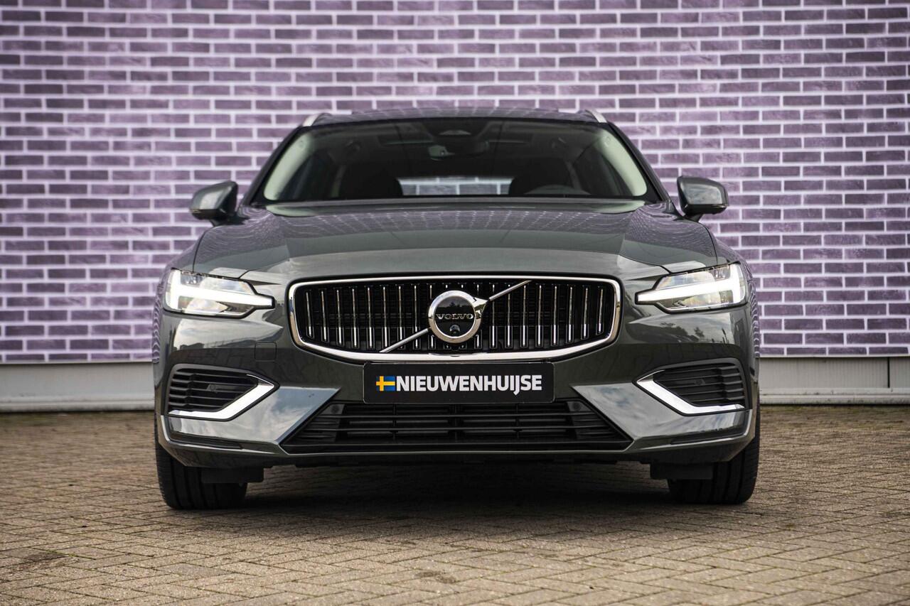 Volvo V60 2.0 T6 Plug-in hybrid AWD Plus Bright | Panoramadak | Adaptieve Cruise Control | Head Up Display | Forest Lake | Donker Glas | 360 Camera | 19" |