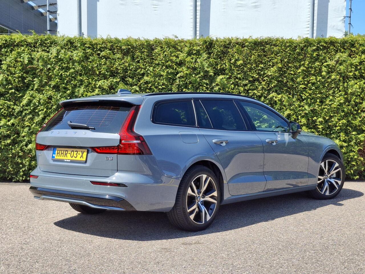 Volvo V60 B3 Ultimate Dark | H&K Audio | Pilot assist | Demo | Vraag naar de actuele tellerstand