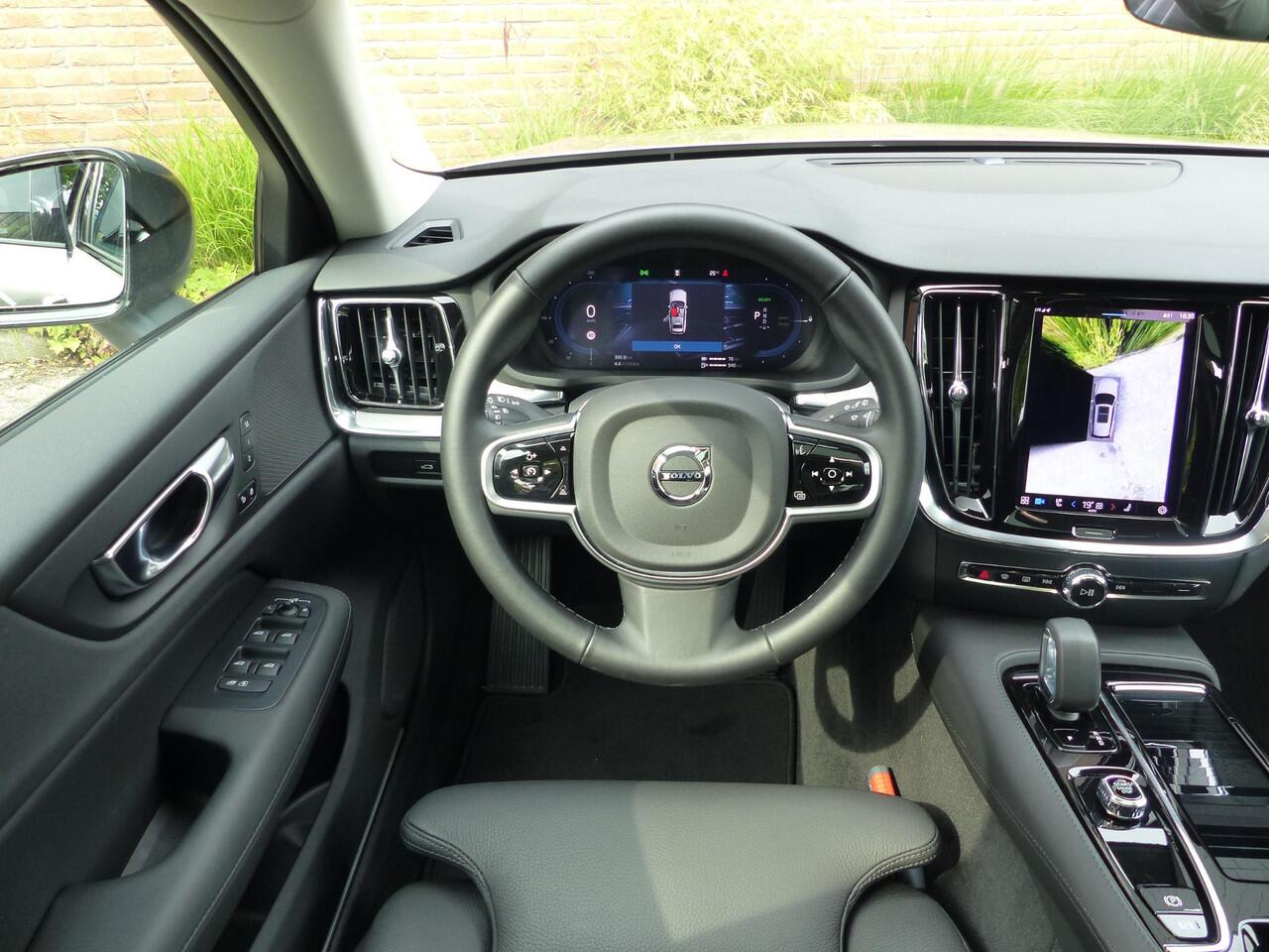 Volvo V60 T6 Plug-in hybrid AWD Plus Dark