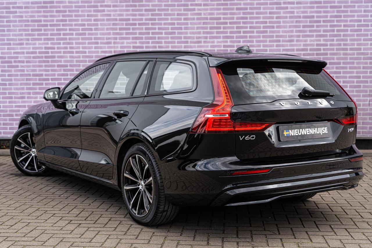 Volvo V60 2.0 T6 Plug-in hybrid AWD Plus Dark | Trekhaak | Harman Kardon | 360º Camera | Verwarmbare voorruit | Stoel- / Stuurverwarming Voor + Achter | Adaptive Cruise | Dodehoekdetectie | Verwarmbare voorruit | Power seats
