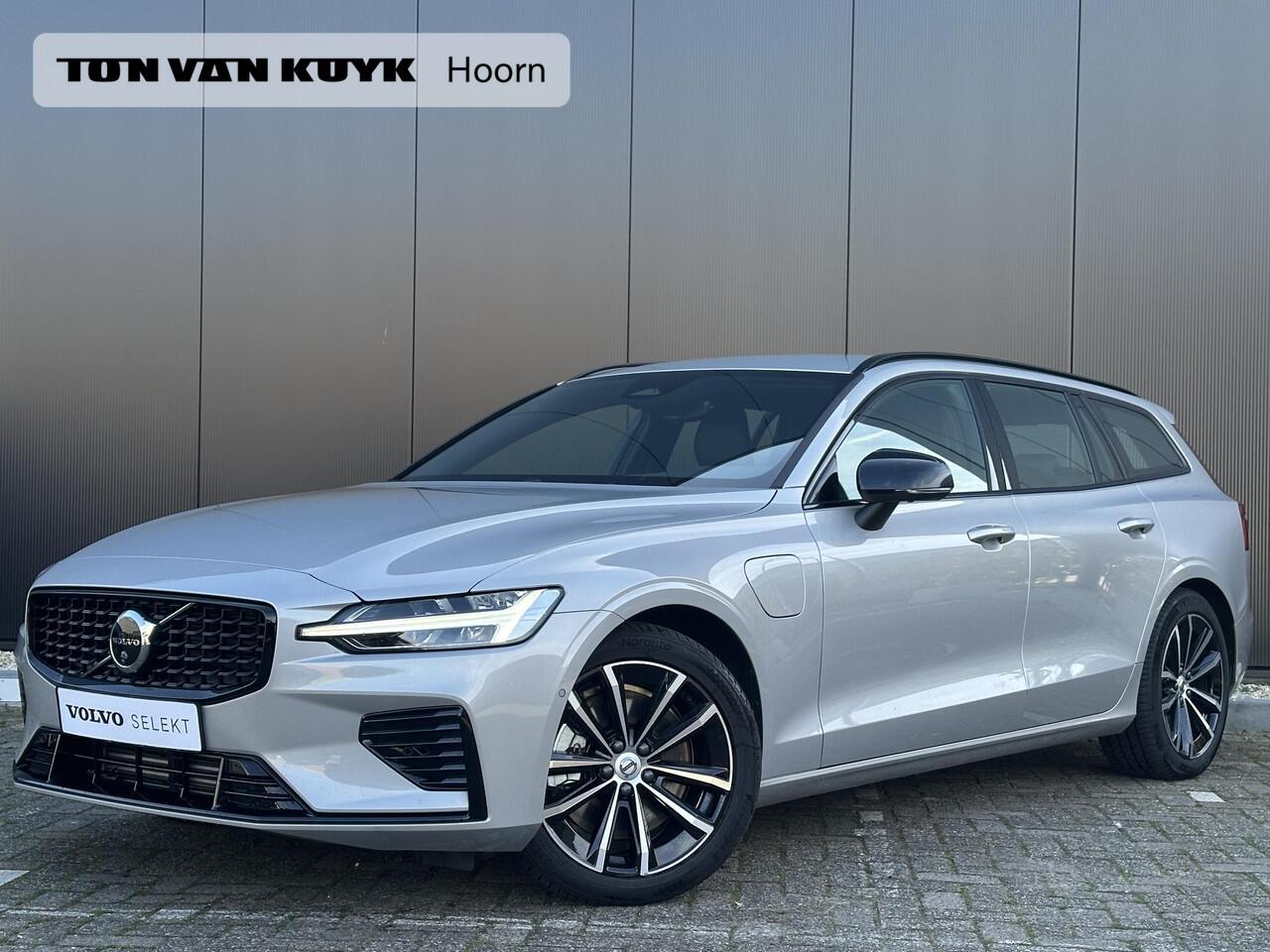 Volvo V60 2.0 T6 Plug-in hybrid AWD Plus Dark Adaptive Cruise Control / BLIS / 360 camera / Electr. stoelverstelling / Stoel-, stuur-, voorruit verwarming / Keyless drive / Trekhaak