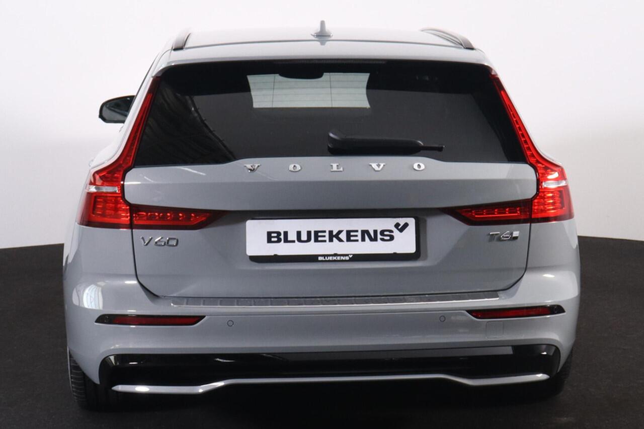 Volvo V60 T6 Recharge AWD Plus Dark - LONG RANGE - IntelliSafe Assist & Surround - 360º Camera - Harman/Kardon audio - Adaptieve LED koplampen - Verwarmde voorstoelen, stuur & achterbank - Parkeersensoren voor & achter - Elektr. bedienb. voorstoelen met geheugen - 