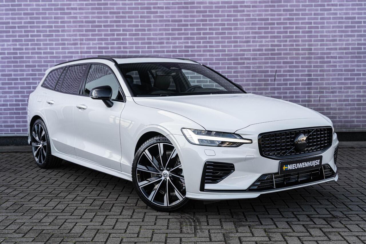 Volvo V60 T6 Recharge AWD Ultra Dark | Styling Kit | Sport Pack | Sportstoelen | Head-Up Display | Schuif-/Kanteldak | Getint Glas | Dodehoekdetectie | Harman Kardon Audio | Stuur-/Stoelverwarming Voor + Achter | Elek. Achterklep | 20" LM | | Google | Longe Range