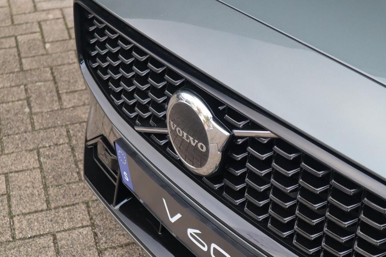 Volvo V60 2.0 T6 Plug-in hybrid AWD Plus Dark |Nieuw uit voorraad leverbaar!|