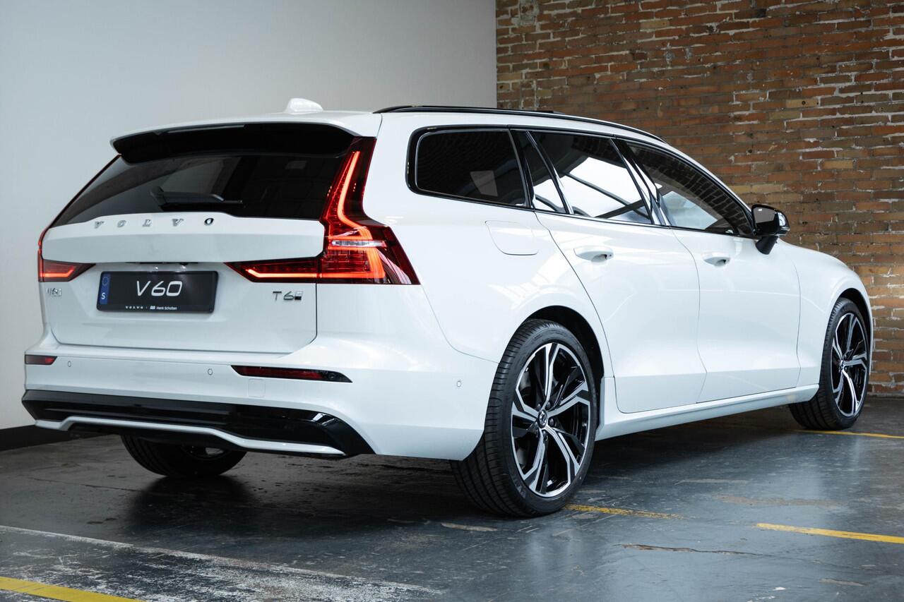 Volvo V60 T6 Plug-in hybrid AWD Plus Dark | Head-Up Display | Schuif/Kantel Panoramadak | Harman Kardon Premium Audio | Nappa Lederen Contourstoelen | 360º Camera | Keyless