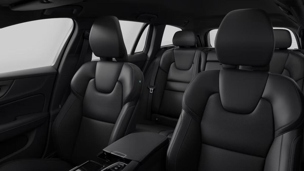 Volvo V60 T8 Plug-in hybrid AWD Ultra Perf. Ed. Dark | Dec. 2025 Leverbaar | Bowers & Wilkins Premium Sound | Massage | 360 Graden Camera | Stoelventilatie | Panoramisch Schuif-/Kanteldak | Adaptieve Cruise Control | BLIS | Keyless | Polestar Performance |