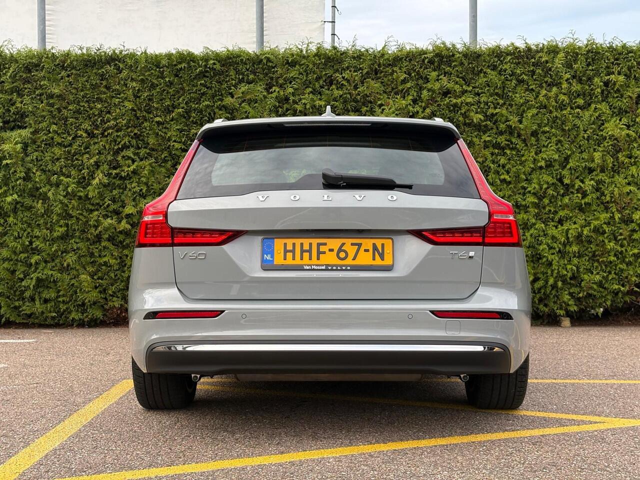 Volvo V60 2.0 T6 Plug-in hybrid AWD Essential Bright