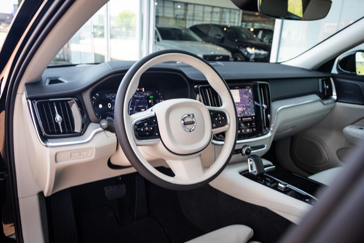 Volvo V60 2.0 T6 Plug-in hybrid AWD Ultra Bright | Adaptieve Cruise Control | Dodehoek Detectie | 360 Camera | Adaptieve Koplampen | Head-Up Display | Leder Blond | Elektr. Stoelen | Stoel+Stuurverwarming