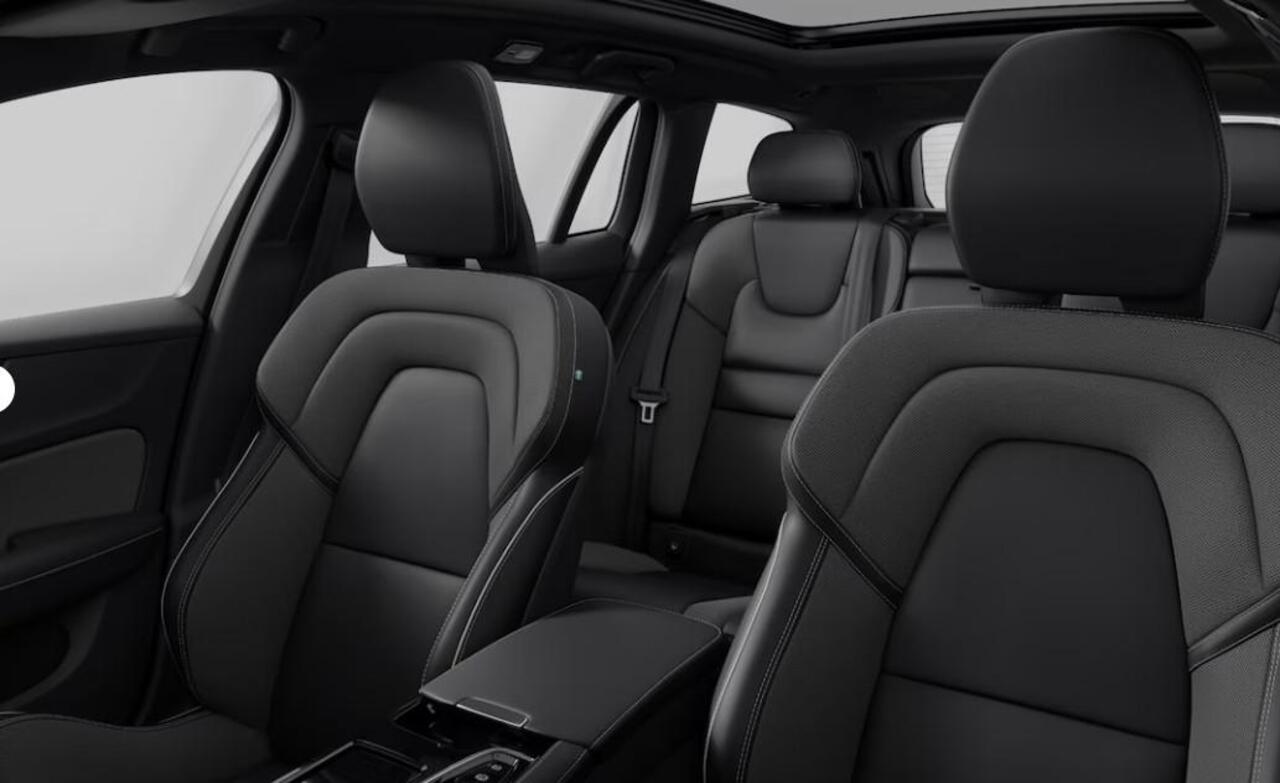 Volvo V60 2.0 T8 Plug-in hybrid AWD Ultra Dark Performance Edition | Polestar Tuning | Black Pack | Panoramadak | 360 Camera | Head Up Display | Lighting Pack |