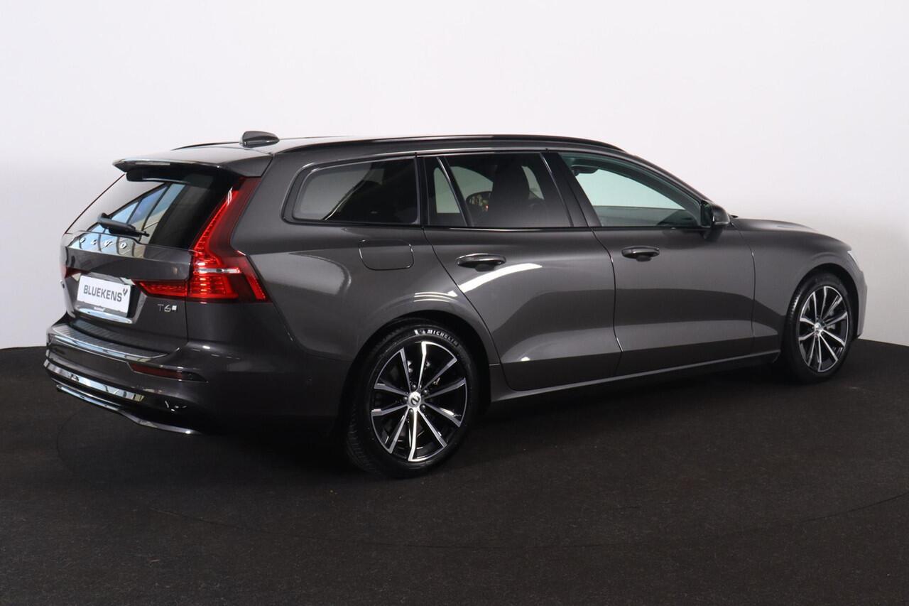 Volvo V60 T6 Recharge AWD Plus Dark - IntelliSafe Assist & Surround - 360º Camera - Harman/Kardon audio - Adaptieve LED koplampen - Verwarmde voorstoelen, stuur & achterbank - Parkeersensoren voor & achter - Elektr. bedienb. voorstoelen met geheugen - Extra getint 