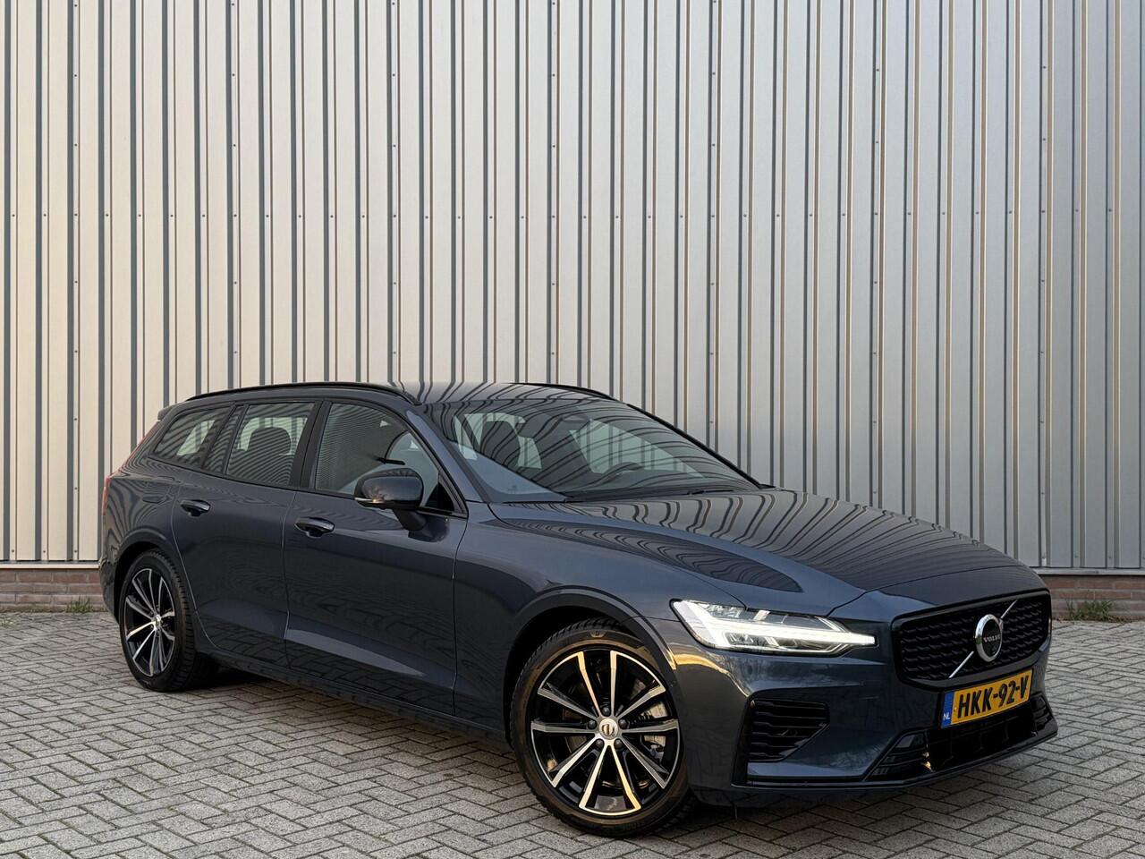 Volvo V60 2.0 T6 Plug-in hybrid AWD Plus Dark l Verwarmbare voorruit l Trekhaak l 360 Camera l