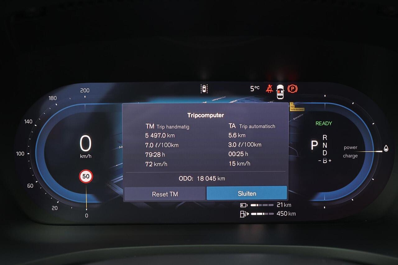 Volvo V60 T6 Recharge AWD Plus Dark - IntelliSafe Assist & Surround - 360º Camera - Harman/Kardon audio - Adaptieve LED koplampen - Verwarmde voorstoelen, stuur & achterbank - Parkeersensoren voor & achter - Elektr. bedienb. voorstoelen met geheugen - Extra getint 