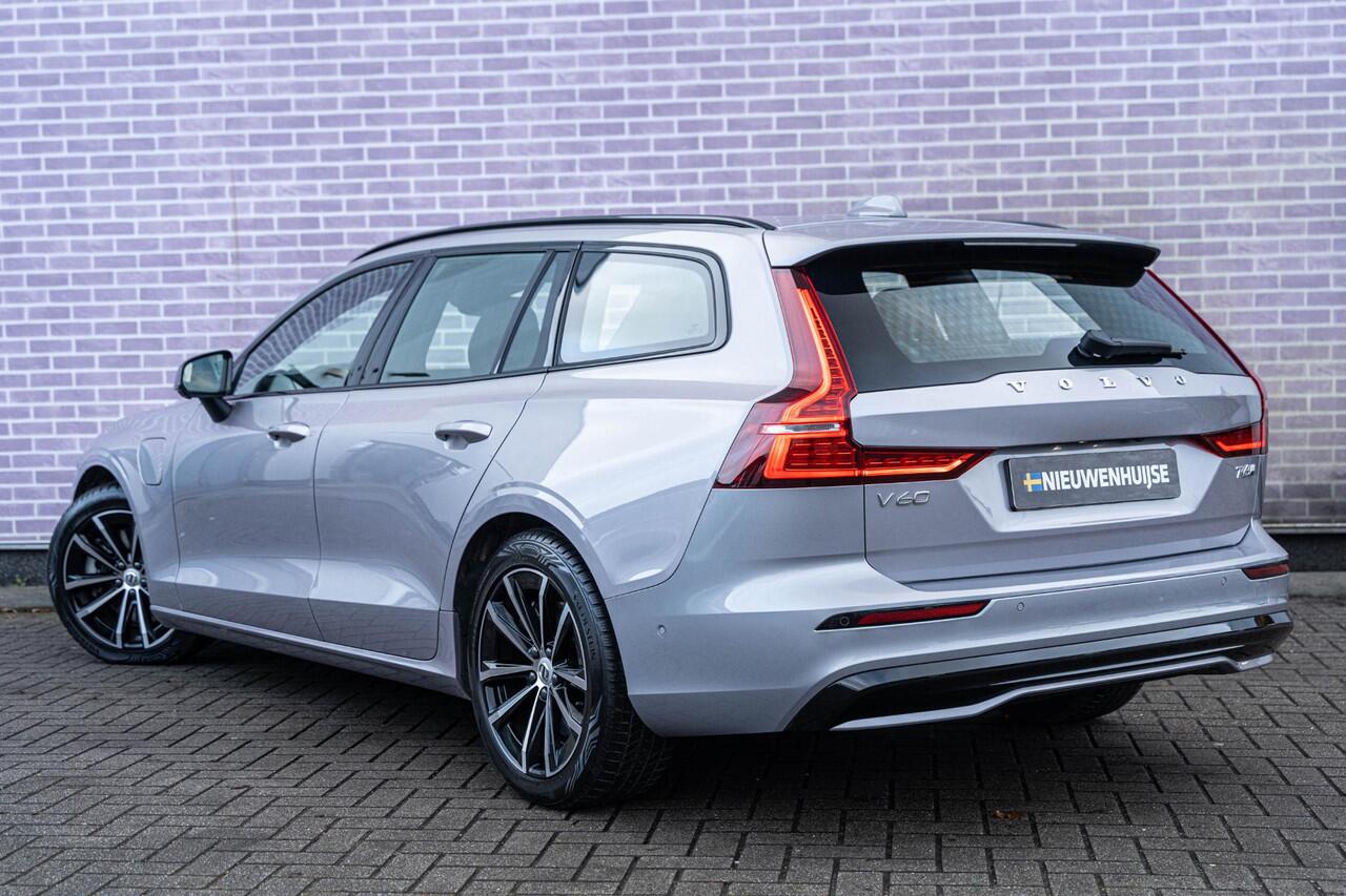Volvo V60 2.0 T6 Plug-in hybrid AWD Plus Dark | Trekhaak | Harman Kardon | 360º Camera | Verwarmbare voorruit | Stoel- / Stuurverwarming Voor + Achter | Adaptive Cruise | BLIS | Verwarmbare voorruit | Power seats