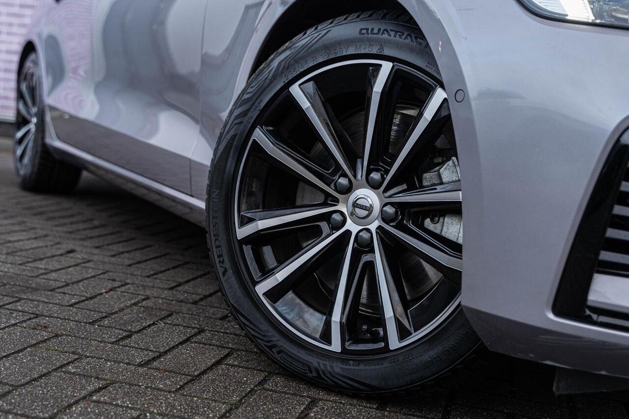 Volvo V60 2.0 T6 Plug-in hybrid AWD Plus Dark | Trekhaak | Harman Kardon | 360º Camera | Verwarmbare voorruit | Stoel- / Stuurverwarming Voor + Achter | Adaptive Cruise | BLIS | Verwarmbare voorruit | Power seats