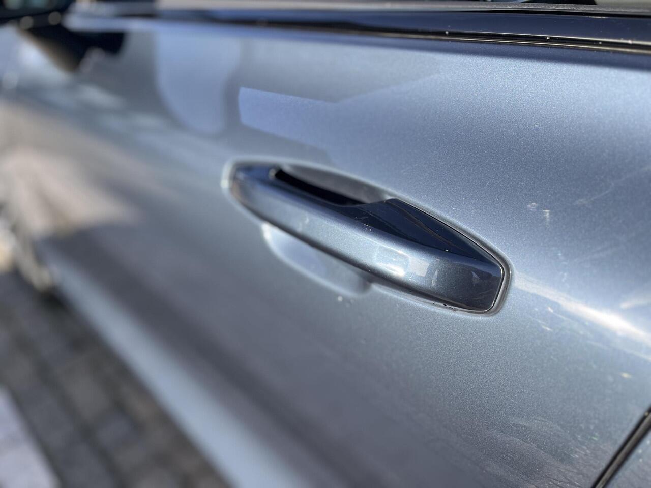 Volvo V60 T6 Plug-in hybrid AWD Plus Dark