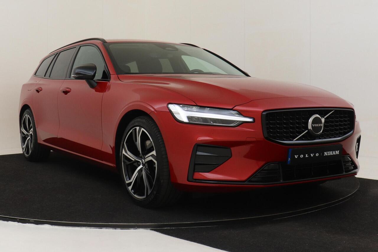 Volvo V60 B4 (M-HYBRID) PLUS DARK -GEVENT.LEDER|CAMERA|TREKHAAK|ADAP.CRUISE|POWER-SEATS|19"