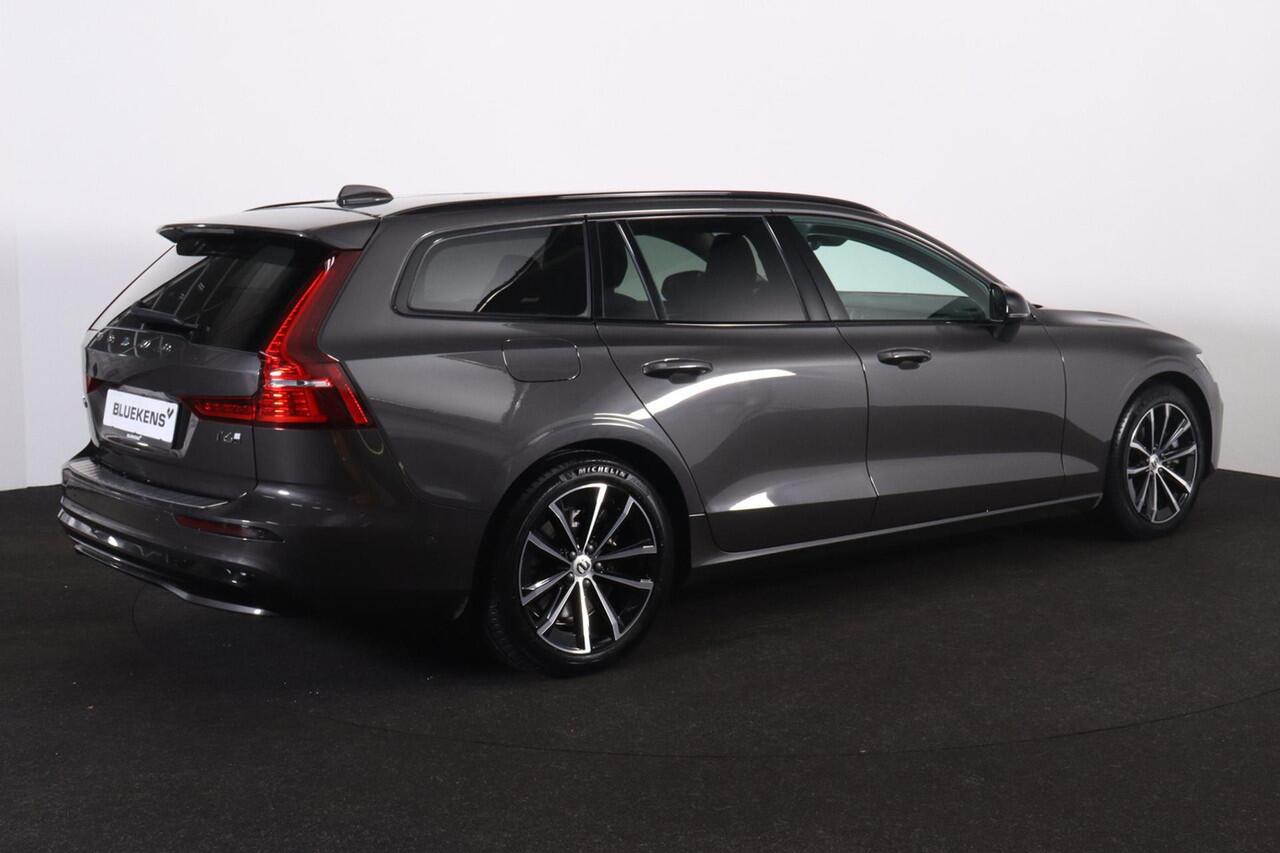 Volvo V60 T6 Recharge AWD Plus Dark - IntelliSafe Assist & Surround - 360º Camera - Harman/Kardon audio - Adaptieve LED koplampen - Verwarmde voorstoelen, stuur & achterbank - Parkeersensoren voor & achter - Elektr. bedienb. voorstoelen met geheugen - Extra getint 